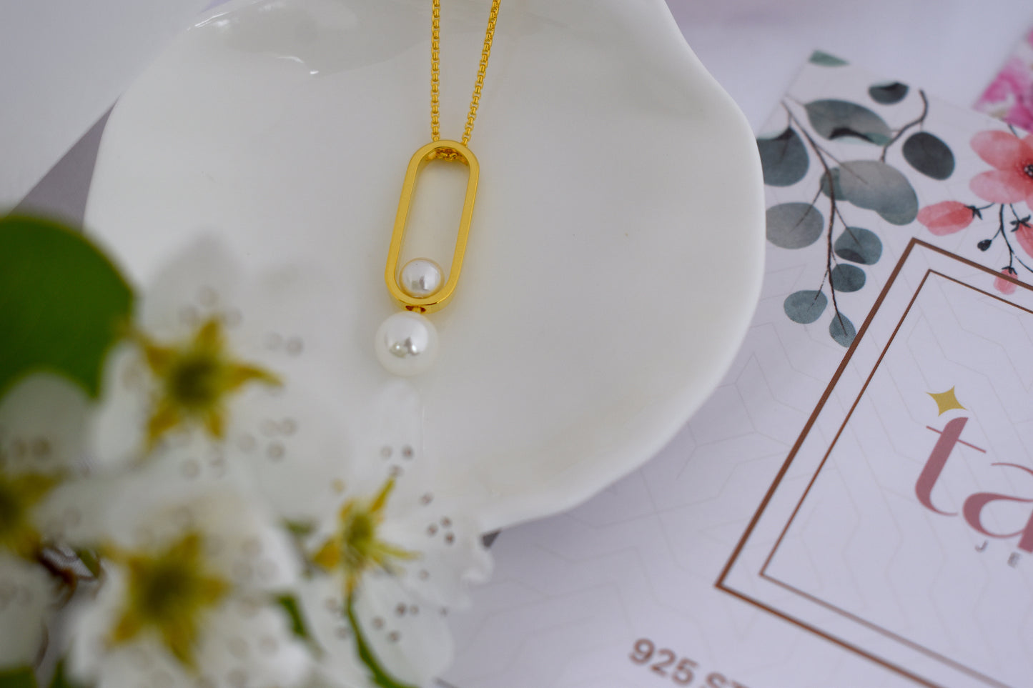 Harper || Venetian Pearl Pendant Geometry Gold